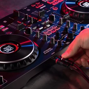 DJ контролер NUMARK MIXTRACK PLATINUM FX