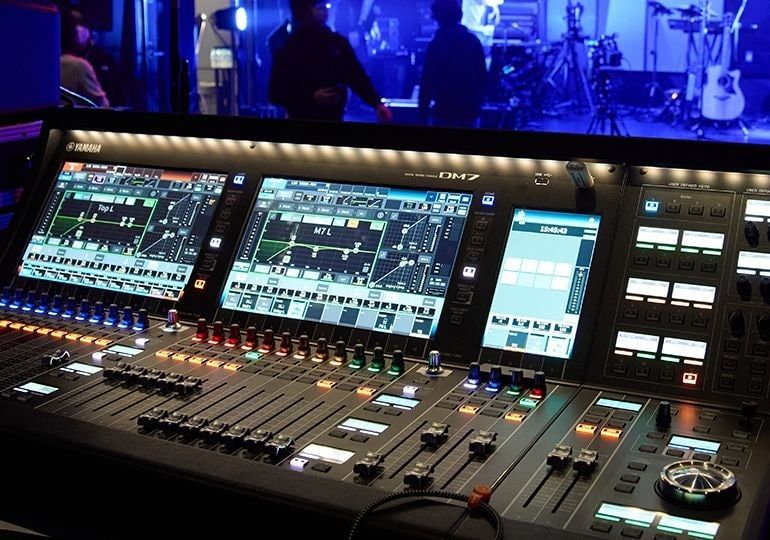 Мікшерний пульт YAMAHA DM7 Compact